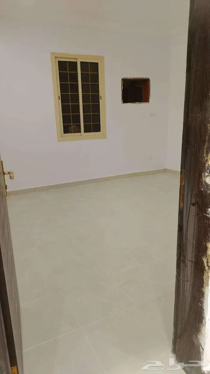 للايجار شقة 5 غرف بحي الكوثر 7