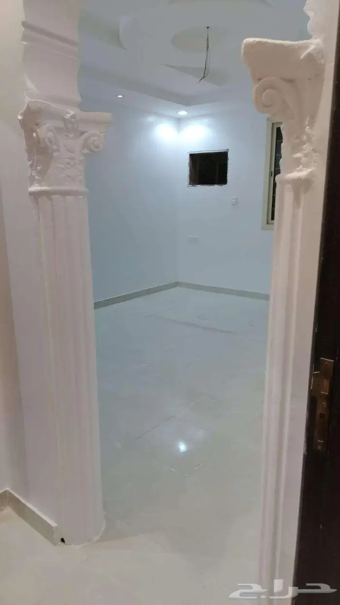 للايجار شقة 5 غرف بحي الكوثر 11