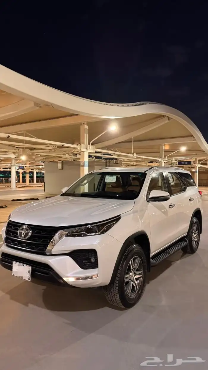 فورتشنر VX1 2023 ابيض وكالة 1