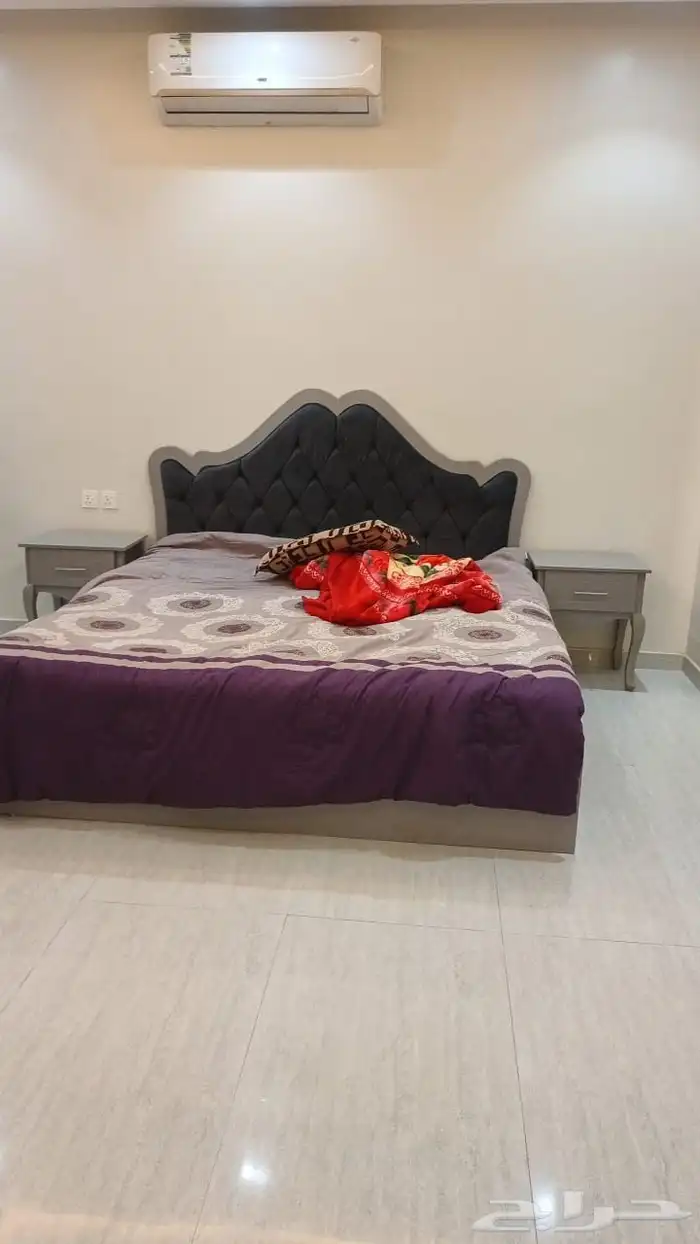 اثاث للبيع غرفة نوم كامله طقم كنب مكتب مع كرسي متحرك جزامه 1