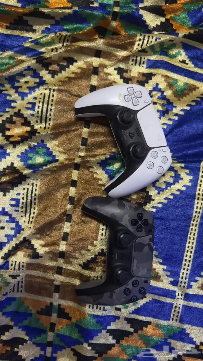 PlayStation 5 (disc) version with 2 Orignal controllers 3