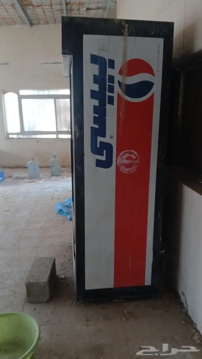 ثلاجة بيبسي قديمة 0
