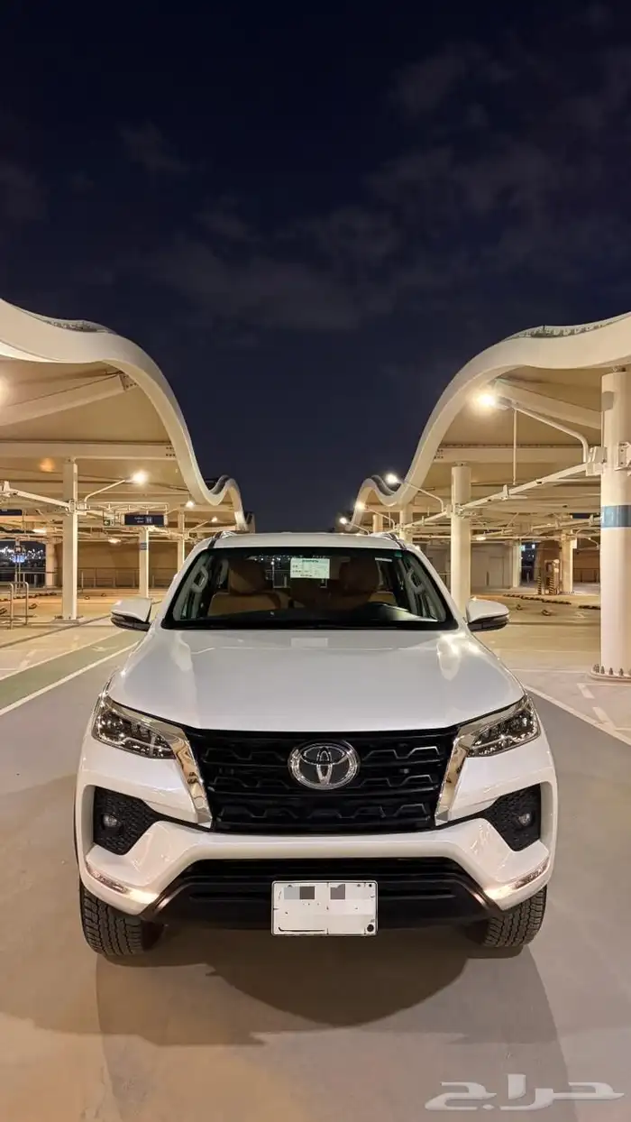 فورتشنر VX1 2023 ابيض وكالة 0