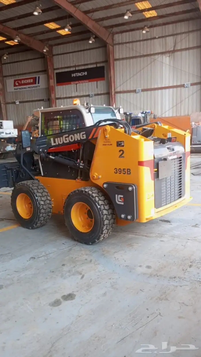 معدات واليات وشاحنات بأسعار نهايه السنه 5