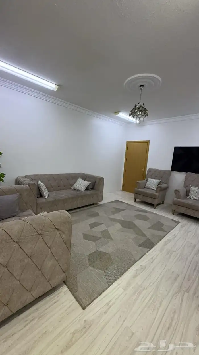 كنب مع زوليه مستخدم 1