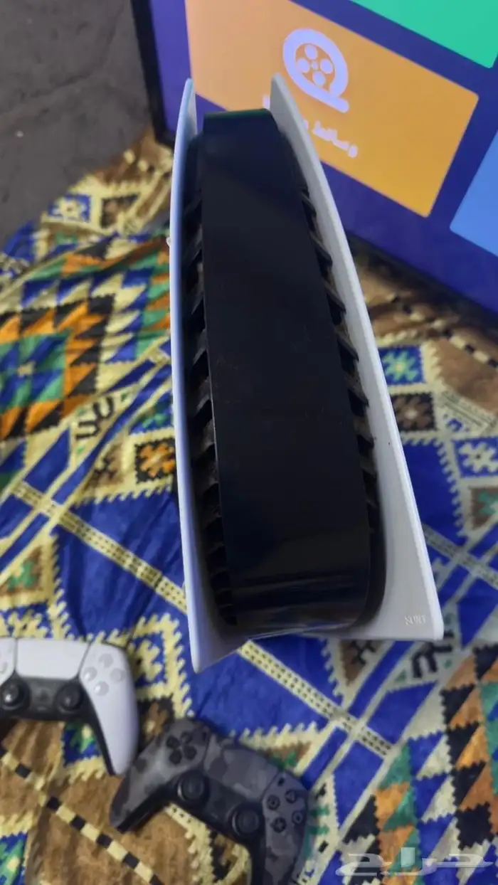 PlayStation 5 (disc) version with 2 Orignal controllers 4