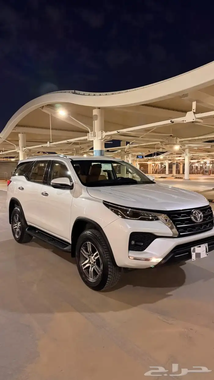 فورتشنر VX1 2023 ابيض وكالة 2