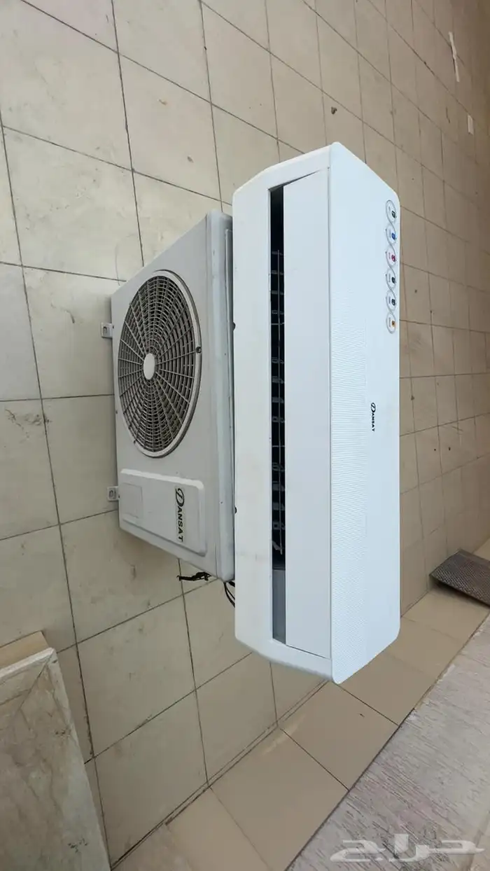 مكيف سبلت 2 شبه جديده استخدام اقل من سنه 18طن السبب نقل 1