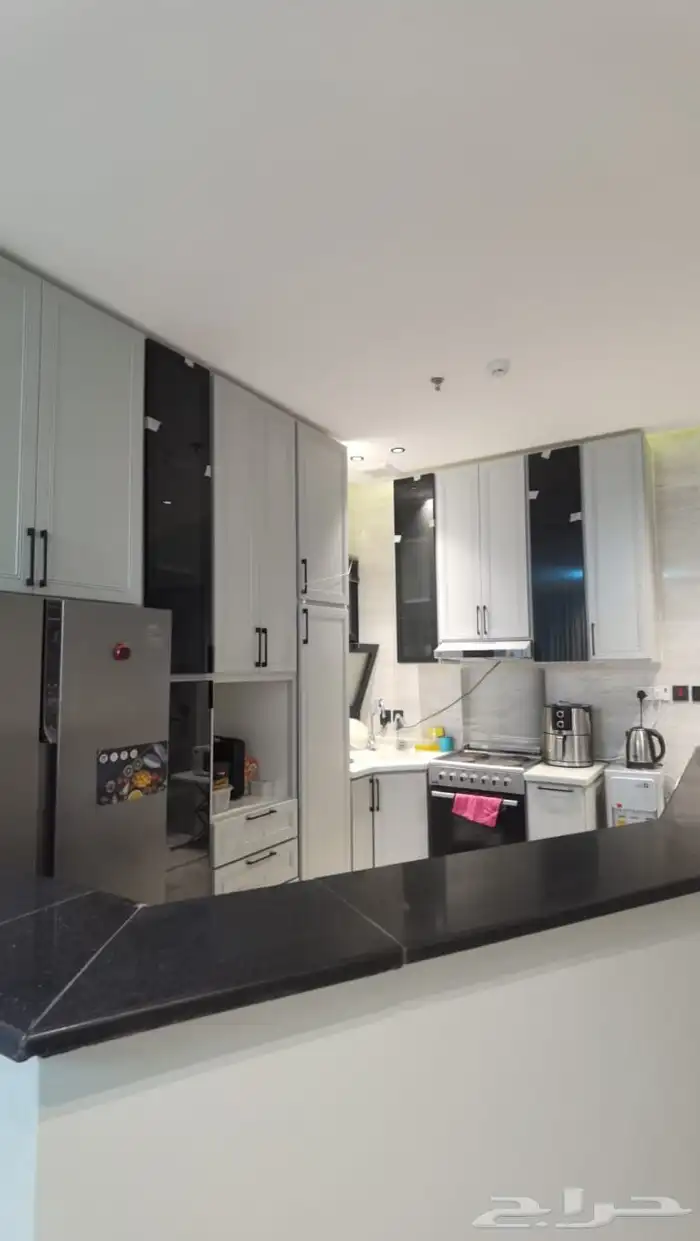 للإيجار شقه فخمه جدا مؤثثه بالكامل في ثروة مقابل الكورنيش 0