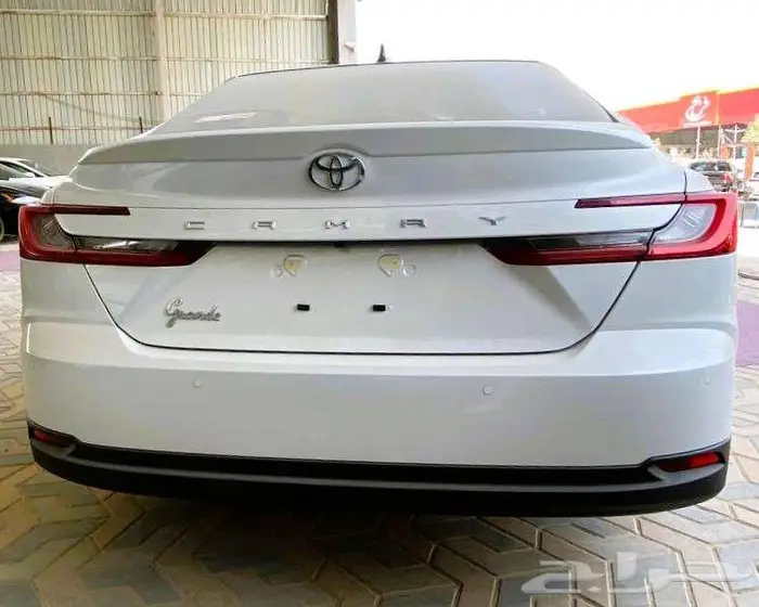 تويوتا كامري جراندي بنزين 2025 3