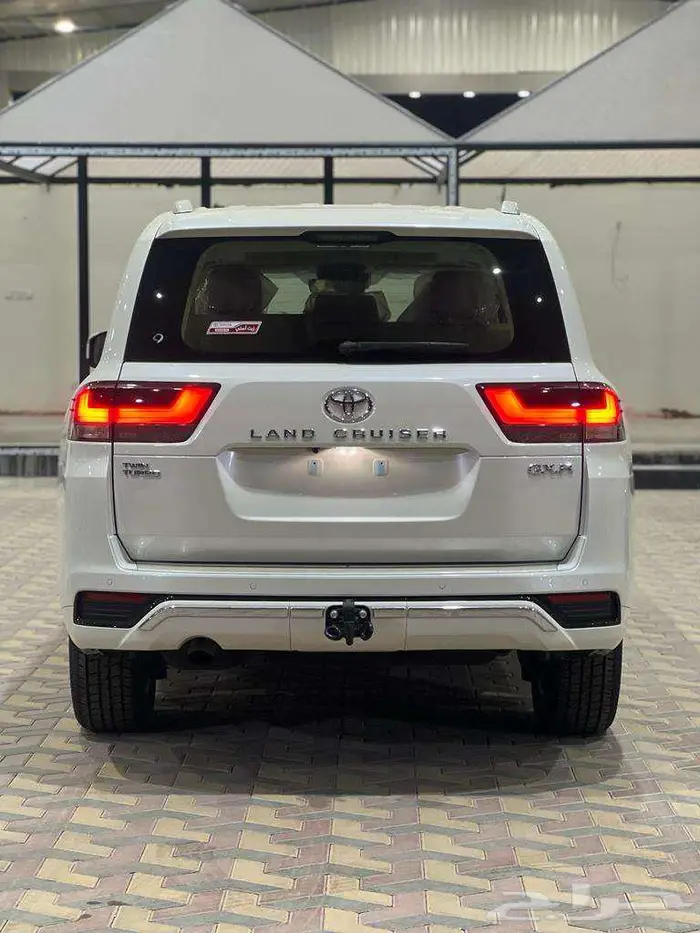 تتوفر لاندكروزر GXR بنزين - وديزل 2025 بالنقد والتقسيط 6