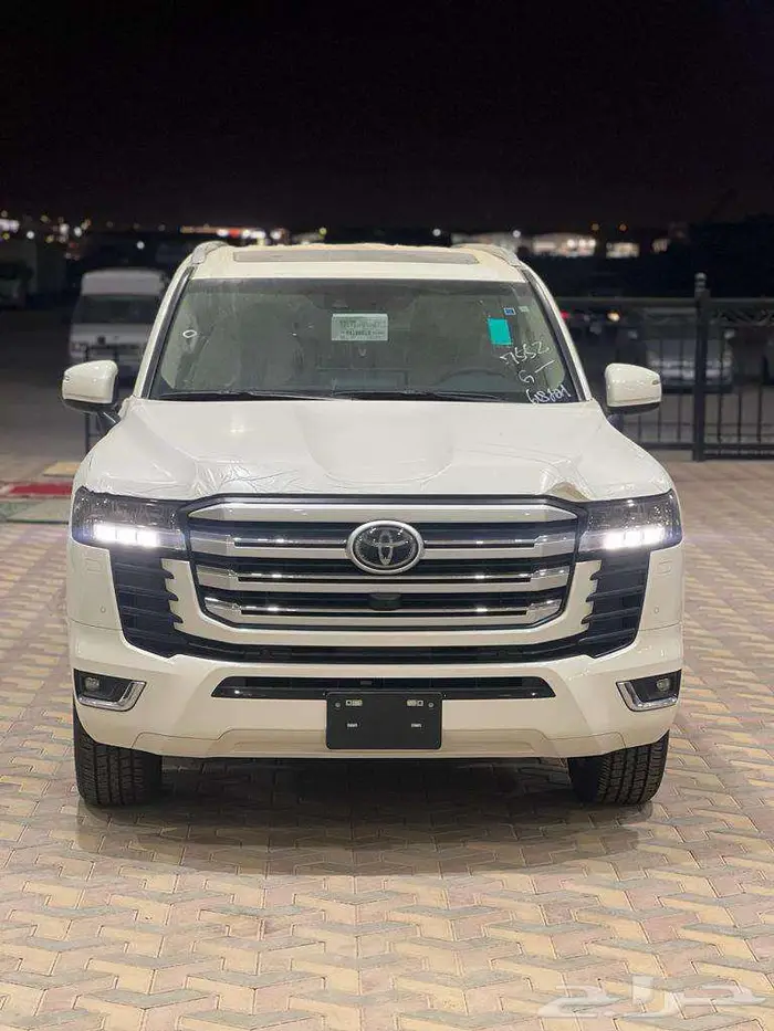 تتوفر لاندكروزر GXR بنزين - وديزل 2025 بالنقد والتقسيط 1