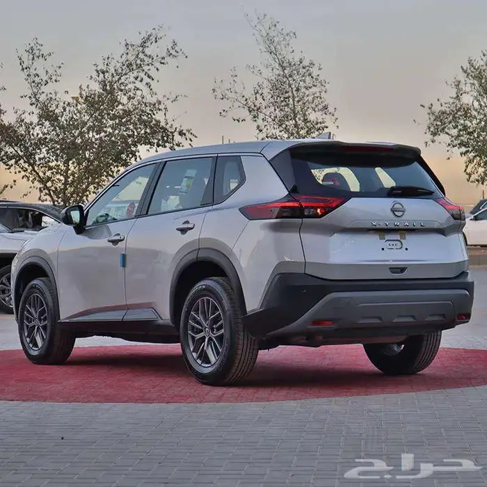 نيسان اكس تريل SV 2025 نص فل تقسيط للراجحي فقط 4