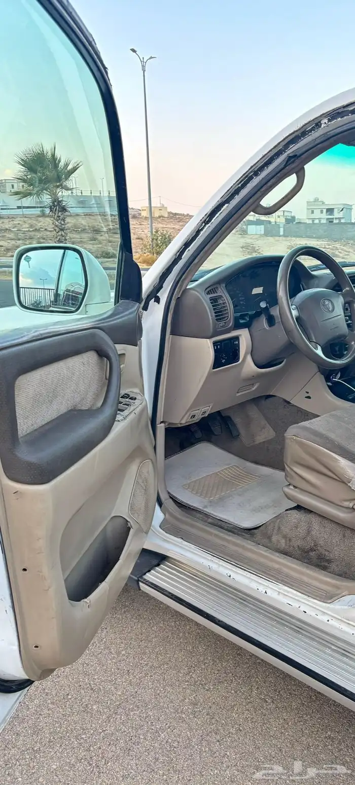 لاند كروزر صالون 23