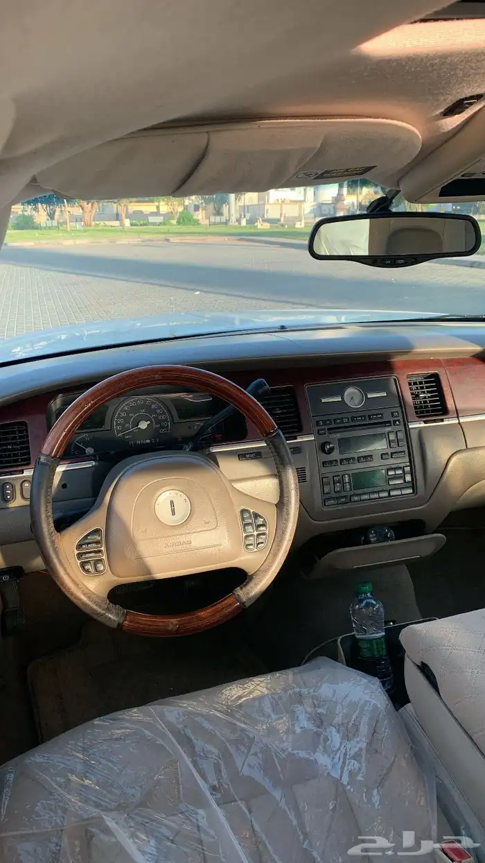 لنكولن تاون كار 2003 9