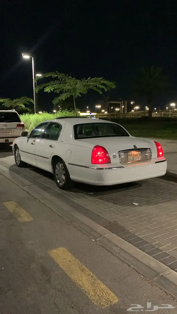 لنكولن تاون كار 2003 3