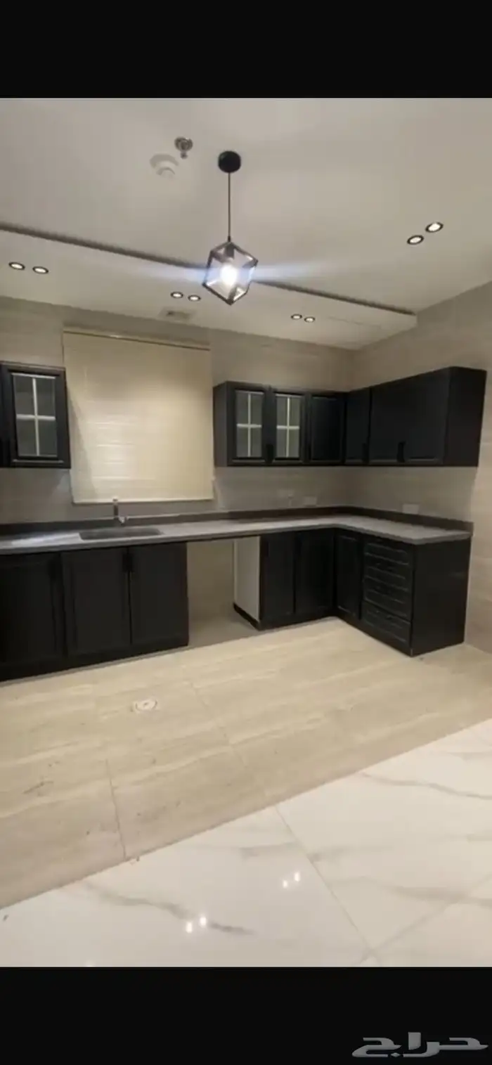 شقة جديدة للايجار حي السيف قريبه من البحر 2