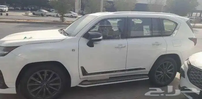 LX600 F - SPORT 2025 14