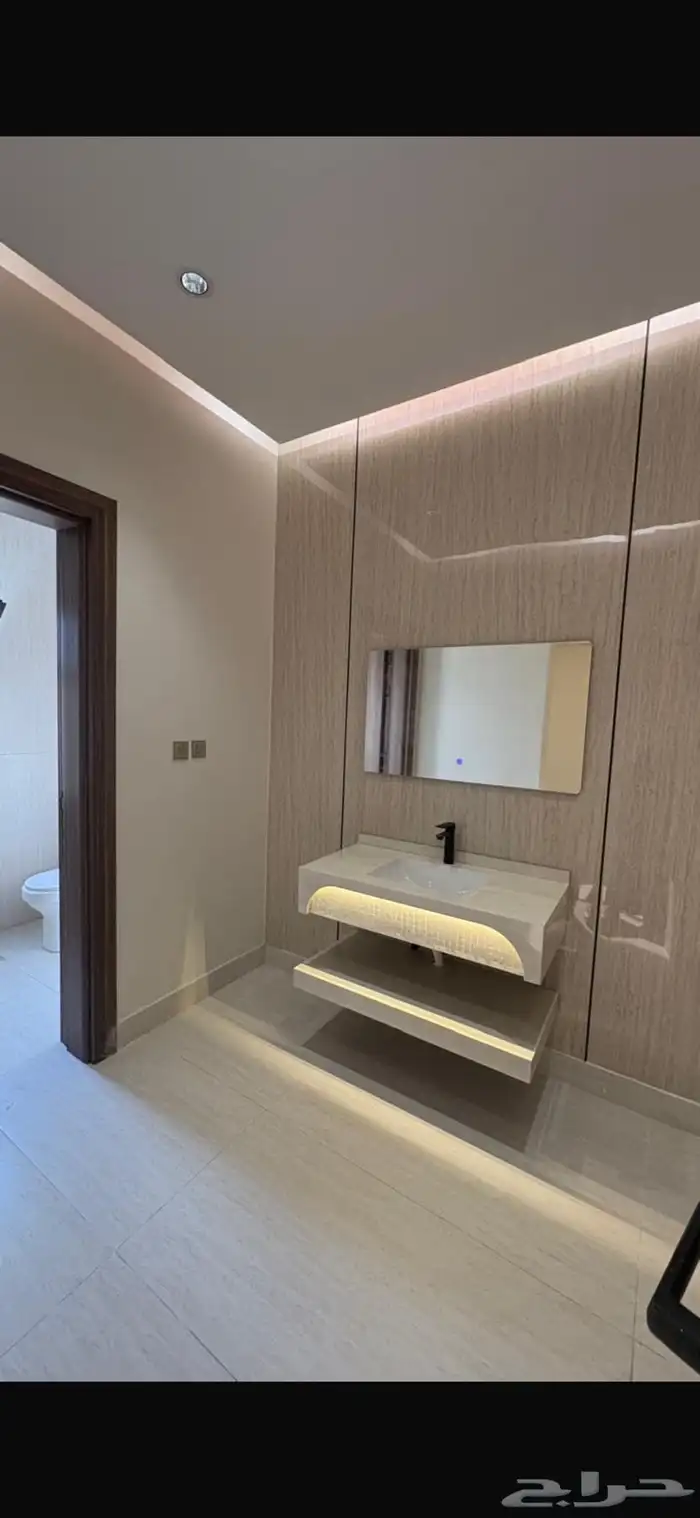 دور للبيع في حي الشروق 17