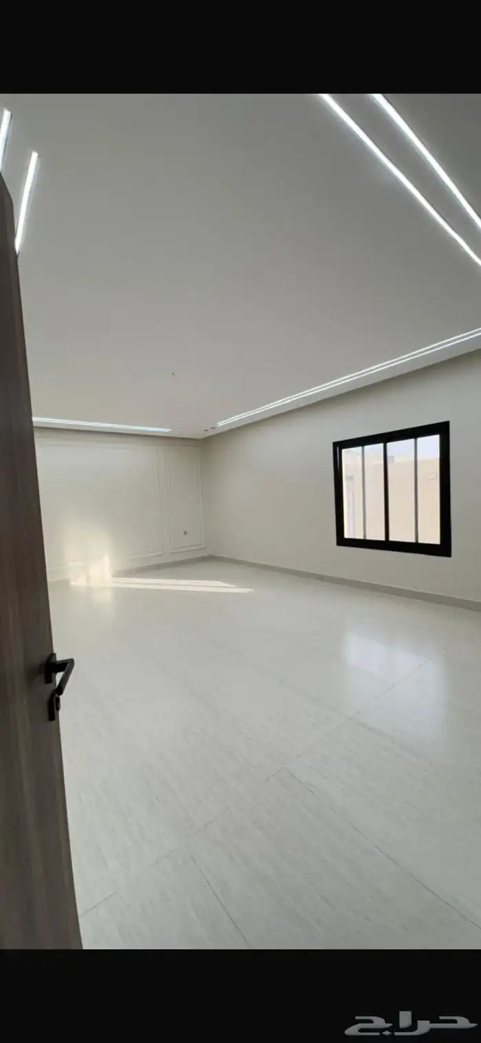 دور للبيع في حي الشروق 16