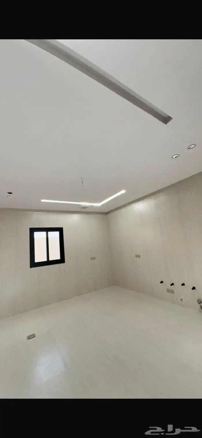 دور للبيع في حي الشروق 3