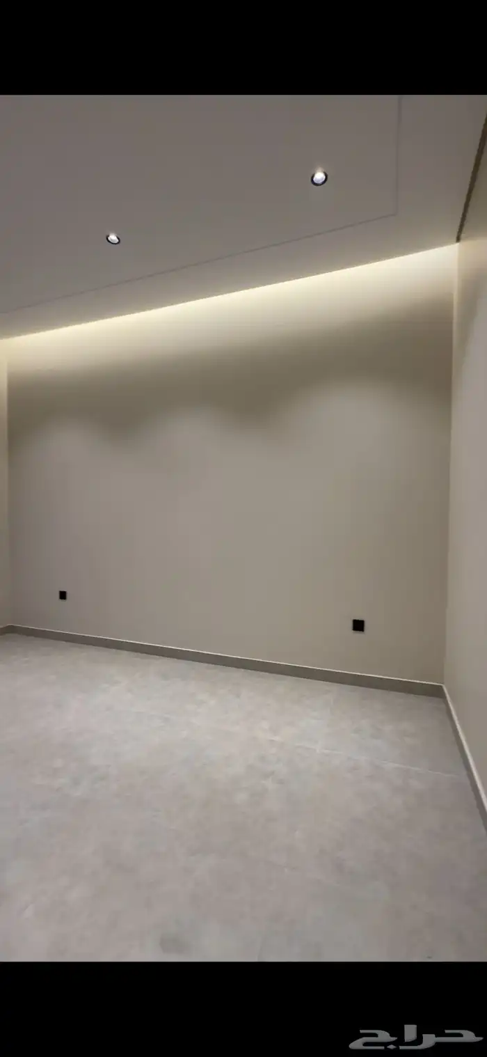 شقة تمليك مكونة من 4 غرف في حي السلامة خلف فندق المنزل 5
