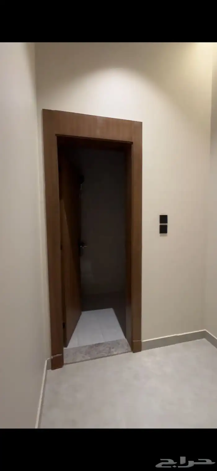 شقة تمليك مكونة من 4 غرف في حي السلامة خلف فندق المنزل 6
