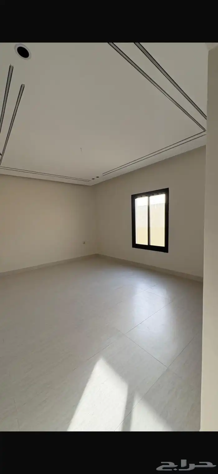 دور للبيع في حي الشروق 15