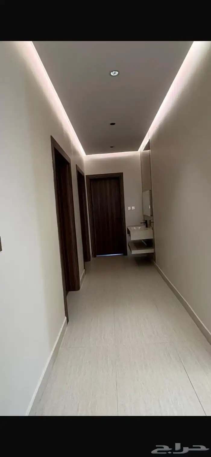 دور للبيع في حي الشروق 10