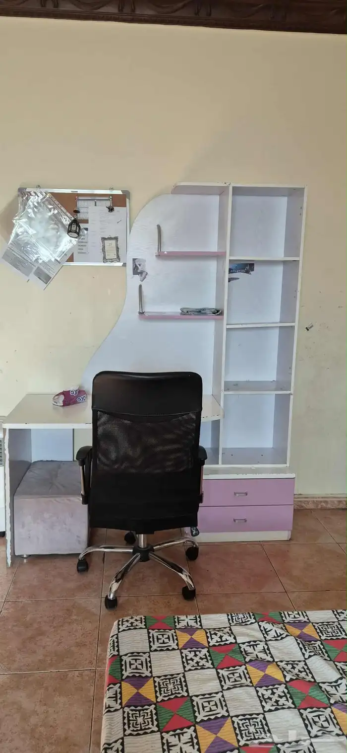 غرفه شباب وسرير اطفال ومكتبه ودولاب ومكيفات شباك 5