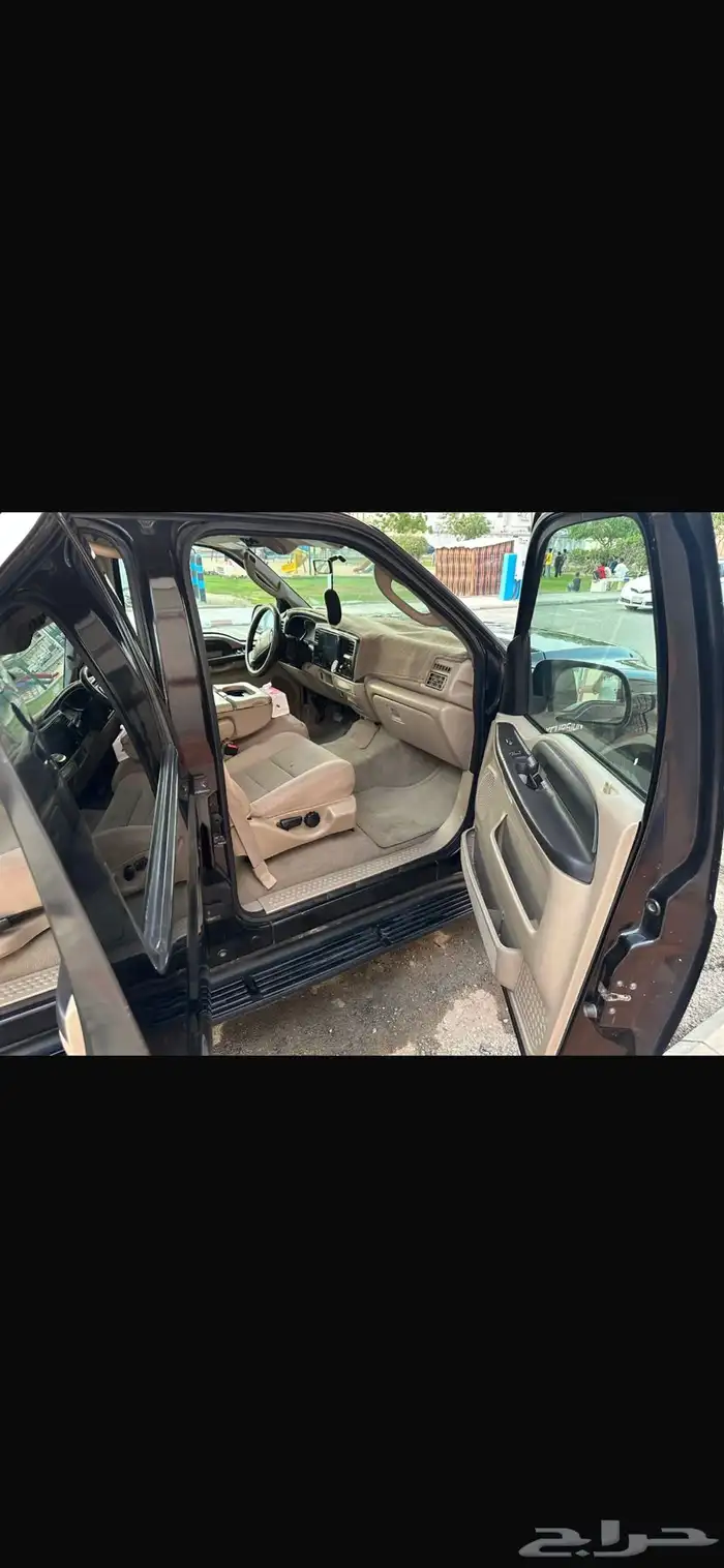 فورد إكسكيرجين 2005 على الشرط 12