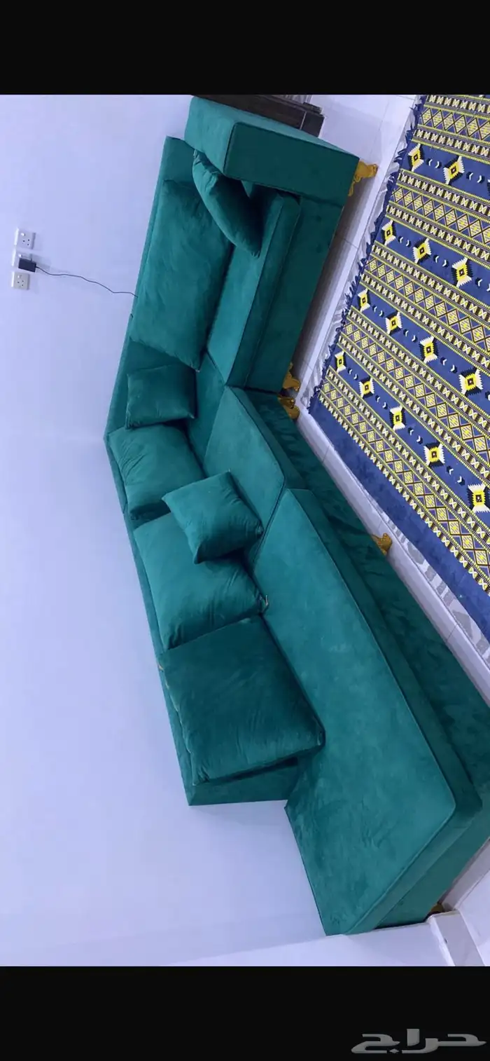 طاولة استقبال وكنب حرف L 1