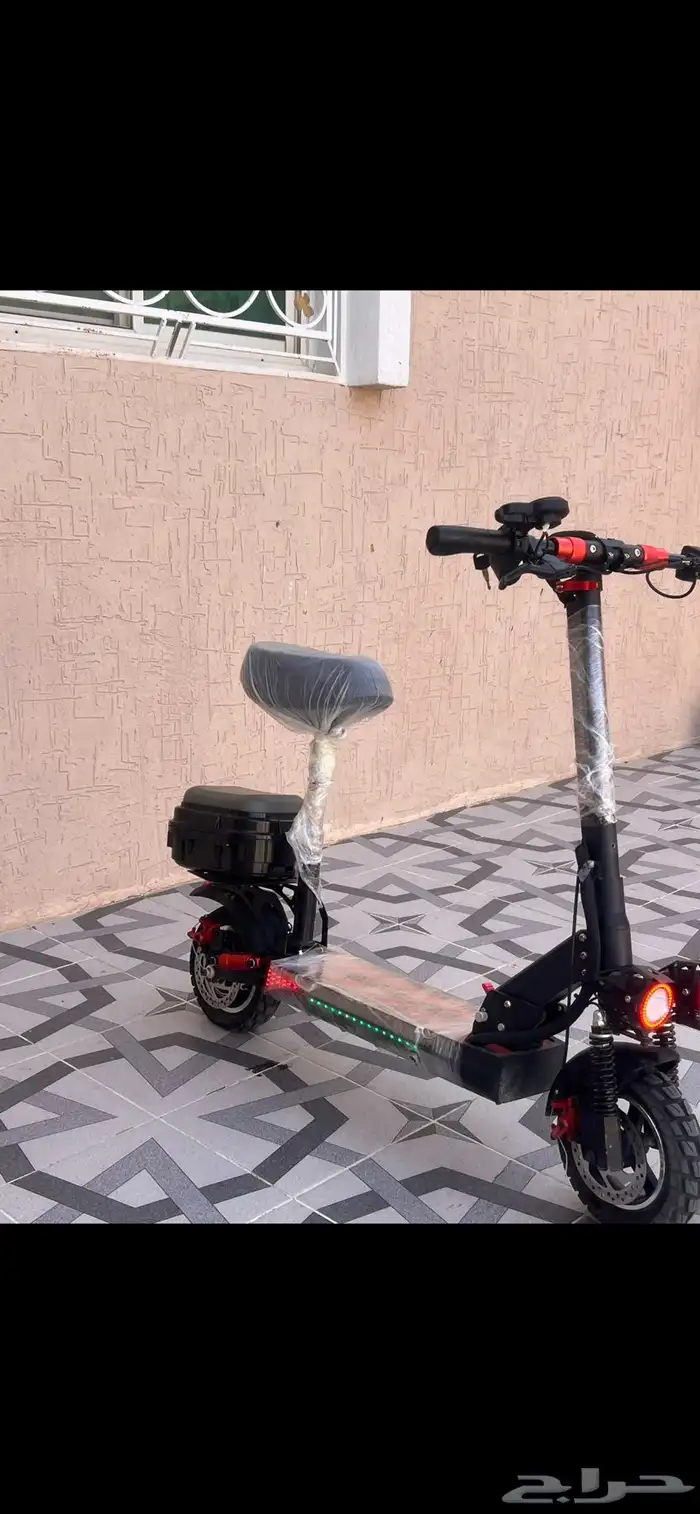 سكوتر السعر 800  نضيف بدون السله اللي ورا قدله معي شهر 2