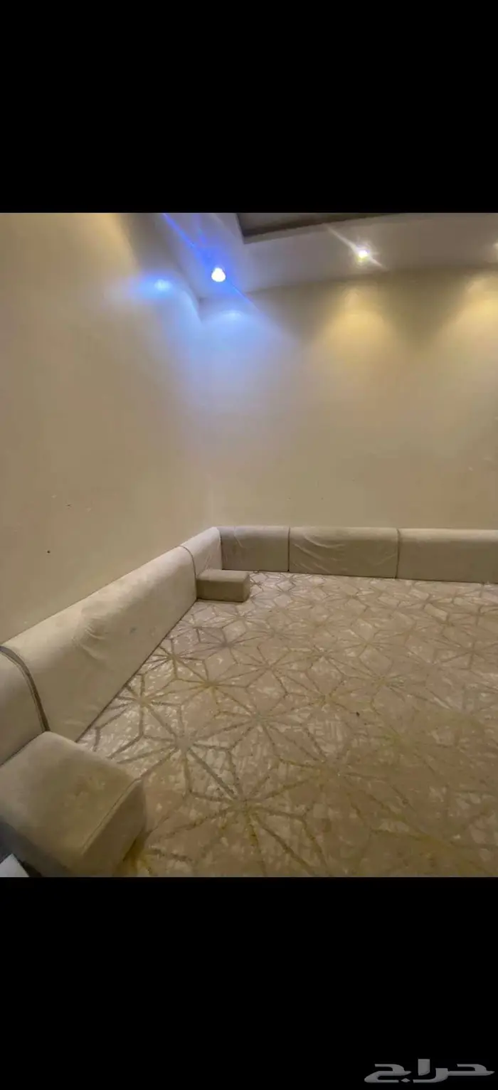 أثاث مستخدم  مجلي 4x4 تقريبا  وغسالة وسرير نفر 1