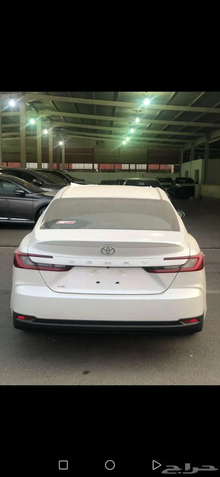 تويوتا كامري LE بنزين 2025 أبيض _ فضي _ أسود 8