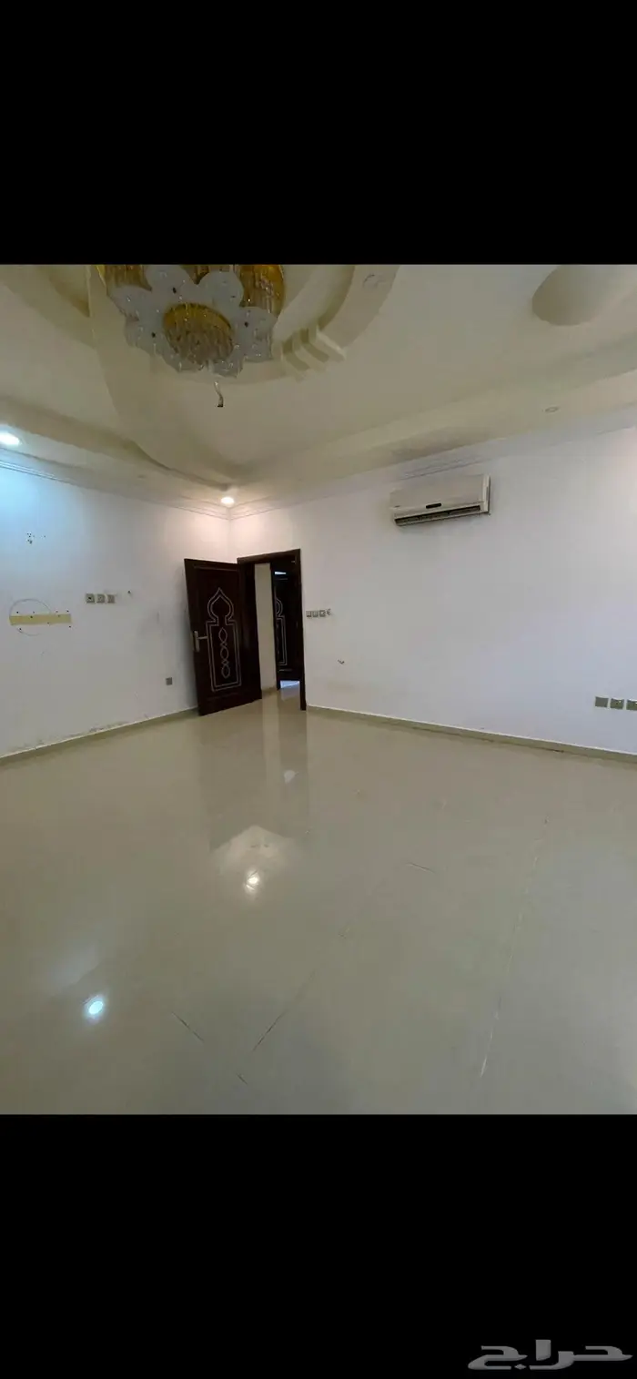 شقة غرفتين وصالة مع سطح 0