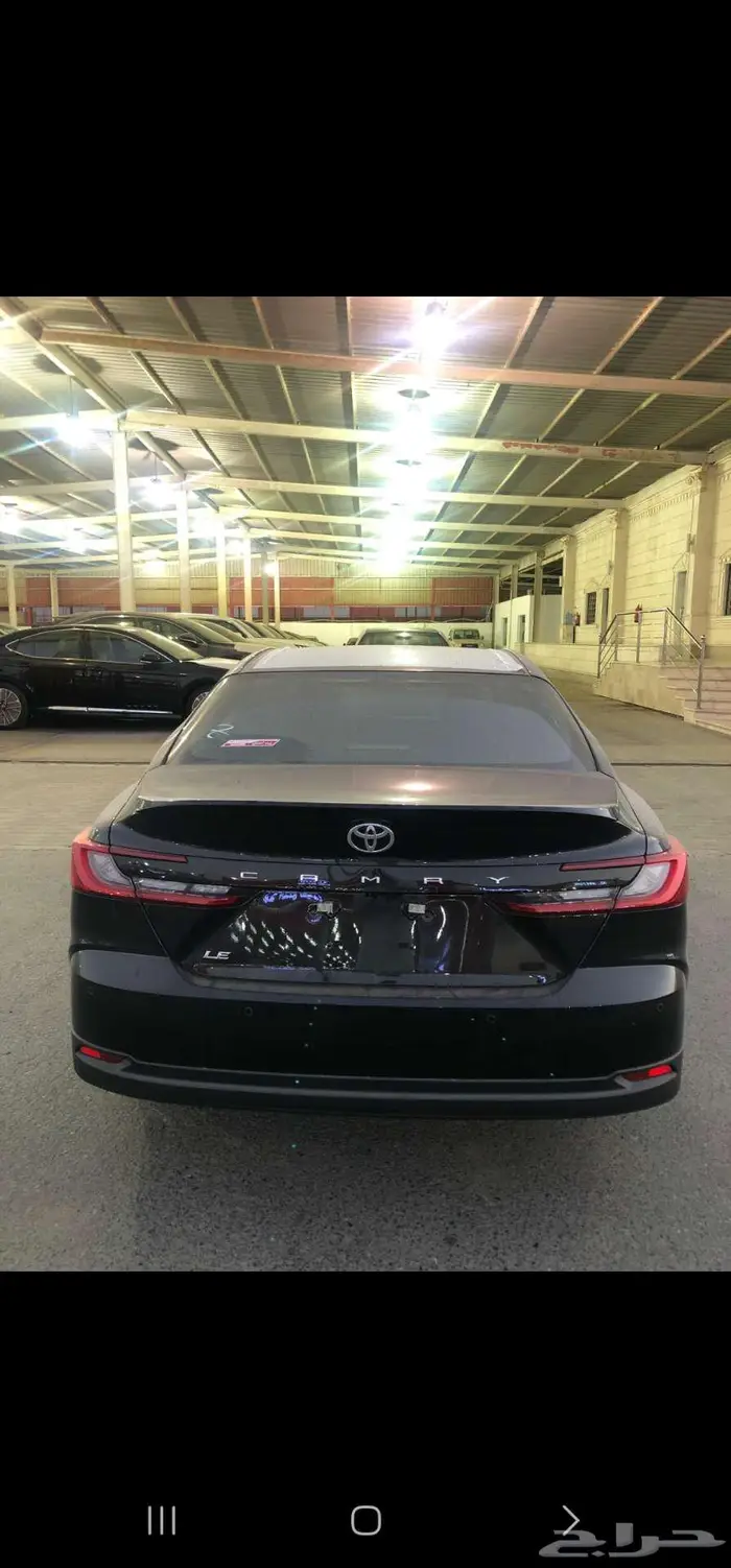 تويوتا كامري LE بنزين 2025 أبيض _ فضي _ أسود 15