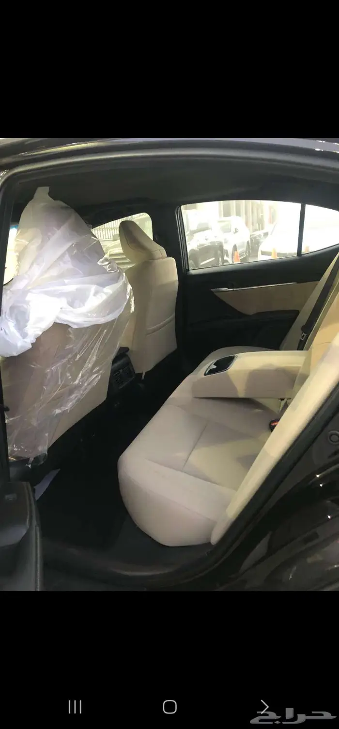 تويوتا كامري LE بنزين 2025 أبيض _ فضي _ أسود 12