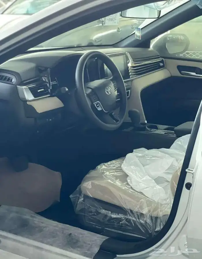 تويوتا كامري E بنزين 2025 7