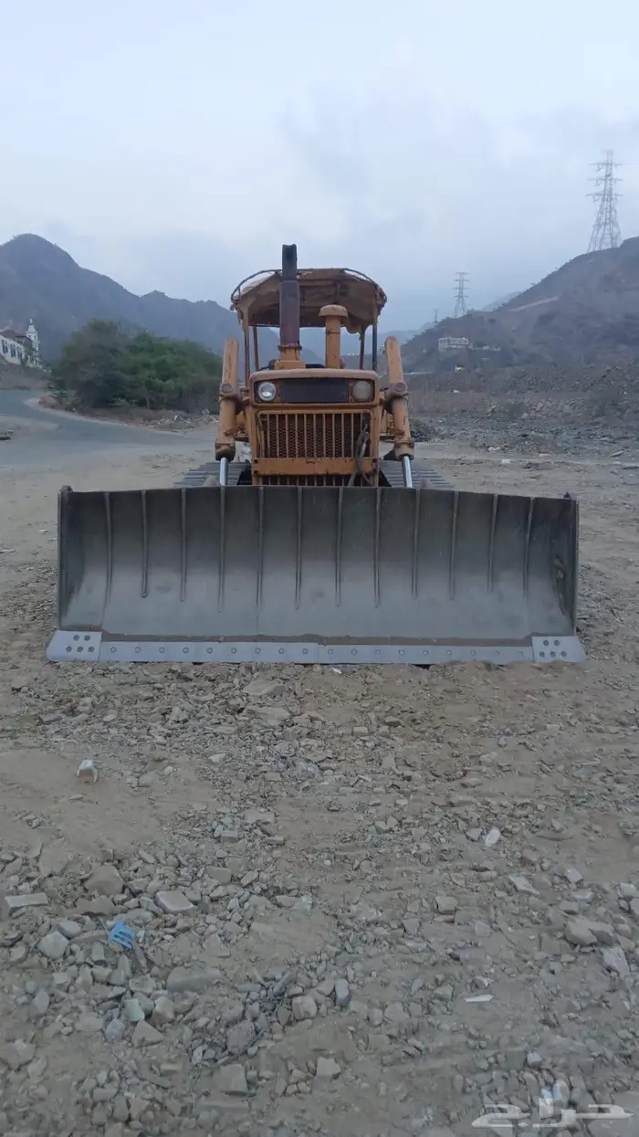 للبيع بلدوزر مقاس 65 على 6 3