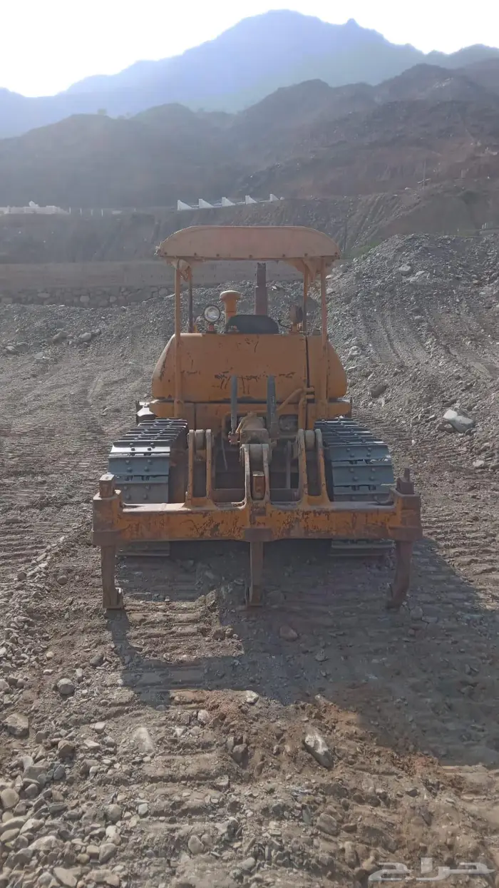 للبيع بلدوزر مقاس 65 على 6 1