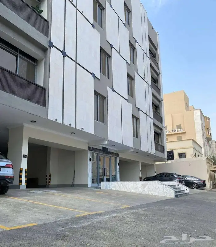 للايجار شقه فاخره جدا في جدة حي السلامه 2