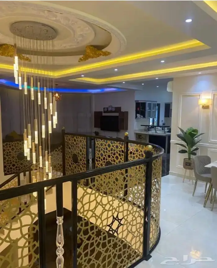 ثريا درج داخلي لولبي طويله كريستال 0