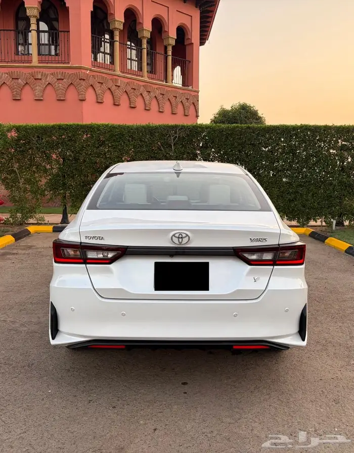 تويوتا يارس 2023 فئة Y (شاشة-جنوط) 5