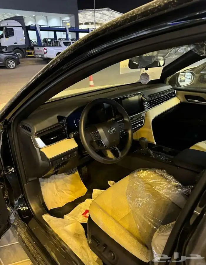 تويوتا كامري E بنزين 2025 12