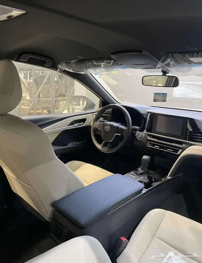 تويوتا كامري استاندر بنزين 2025 4