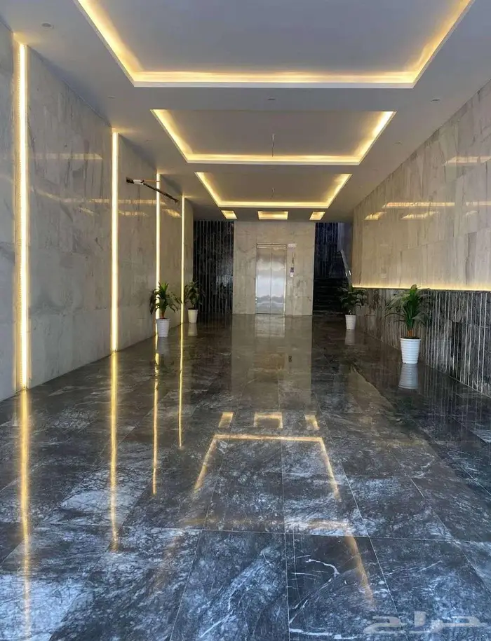 للايجار شقه فاخره جدا في جدة حي السلامه 4