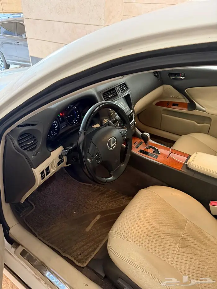 لكزس IS300 فل 2009 7
