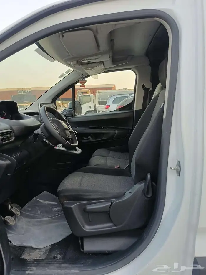 بيجو بارتنر 2023 9