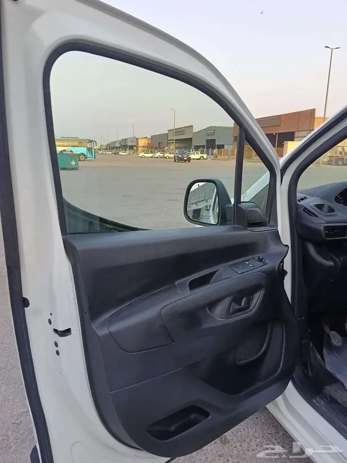 بيجو بارتنر 2023 11